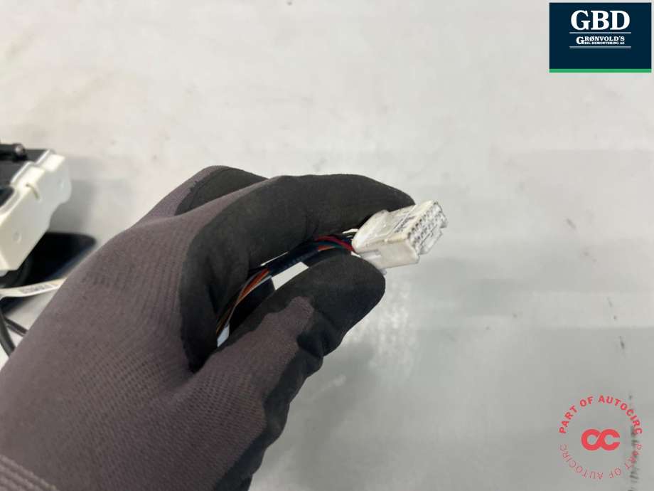 Batterilader inntak/luke til Tesla Model Y 2021-2024 (Type I) (1490374-29-C|1490374-20-C | 1490374-20-D |1490374-20-E|1490374-20-F | 1490374-20-G)