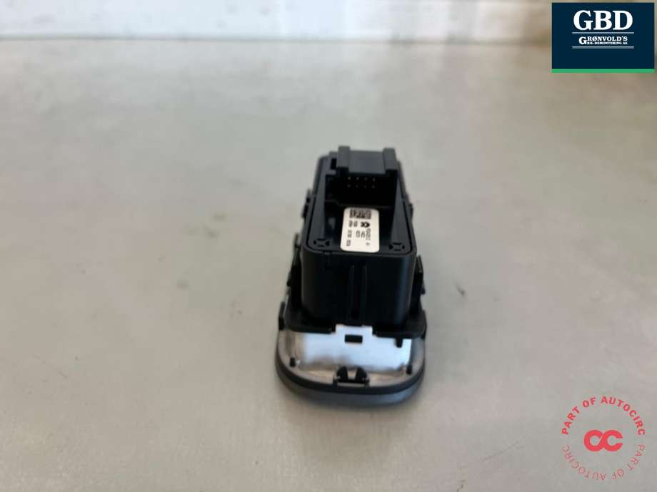 Bryter nødblink til NIO EL6 2024-->>  (P0242512|)