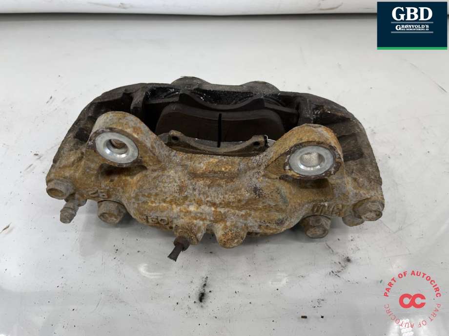 Bremsecaliper venstre foran til Toyota Hilux 2020-->> (477500K350|)