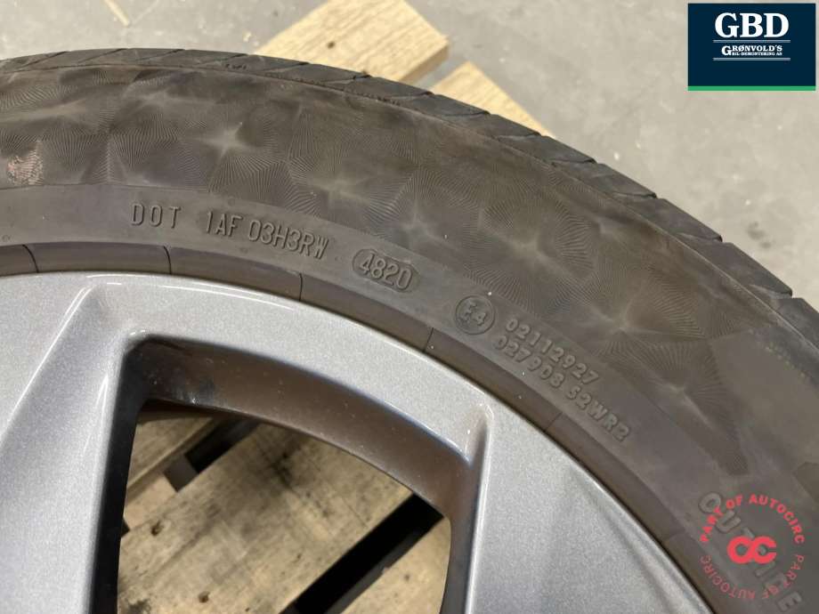 Hjulsett aluminium sommer til Ford Mustang Mach-e 2020-->>  (CONTI PREMUM CONTACT|225-60-18|18X7 ET 47|5|2|30-5MM PROD 4820)