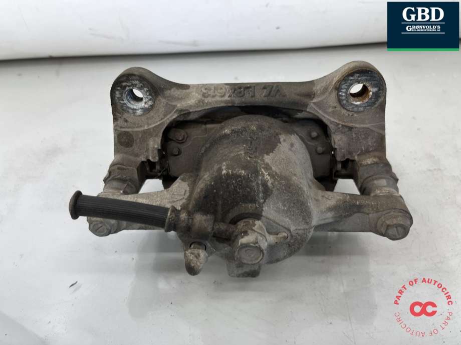 Bremsecaliper høyre foran til Toyota Yaris Cross (SUV) 2021-->> (4773002590|)