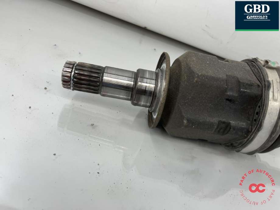 Drivaksel venstre foran, bensin/automat til Toyota Yaris Cross (SUV) 2021-->> (434200D740|)