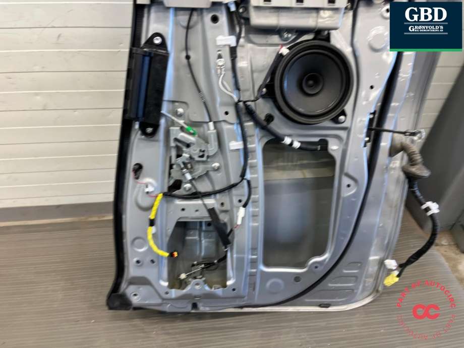 Dør høyre bak til Toyota Hilux 2020-->> (67003KK021|)