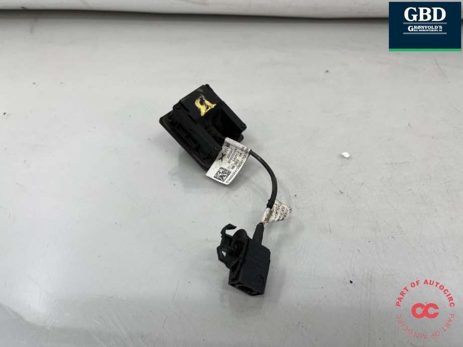 Parkeringskamera bak til XPeng G9 2023-->>  (8740003EA1-00-03|)