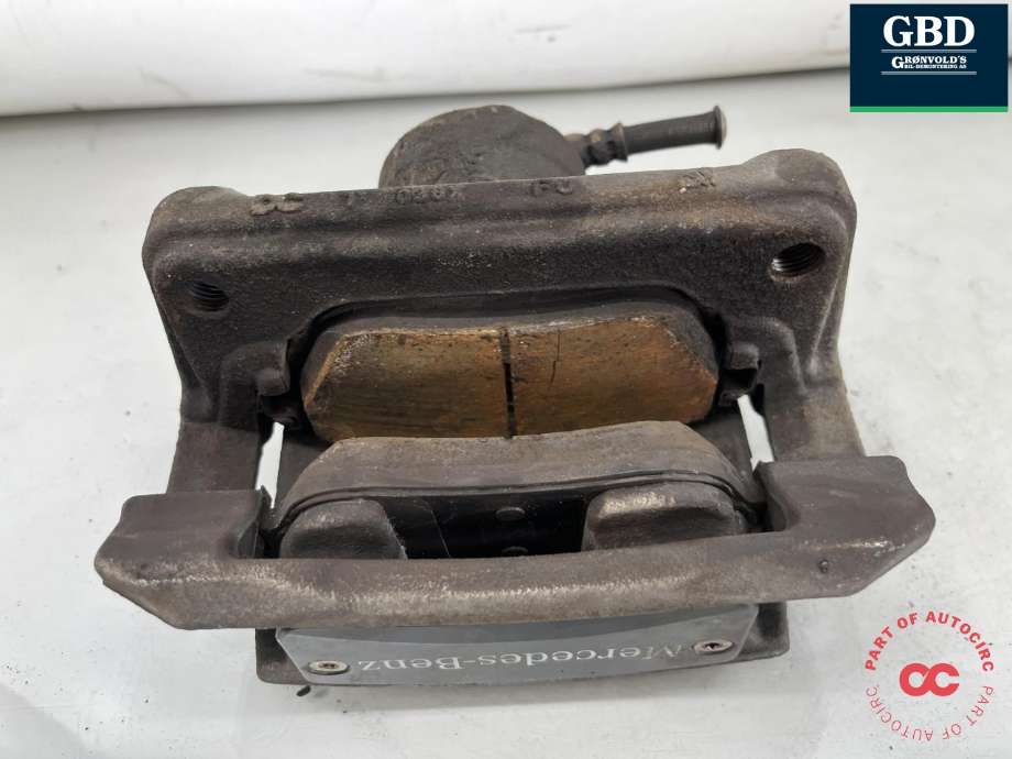 Bremsecaliper høyre foran til Mercedes CLA 2019-->> (C118) (C118) (A 247 421 40 00|)