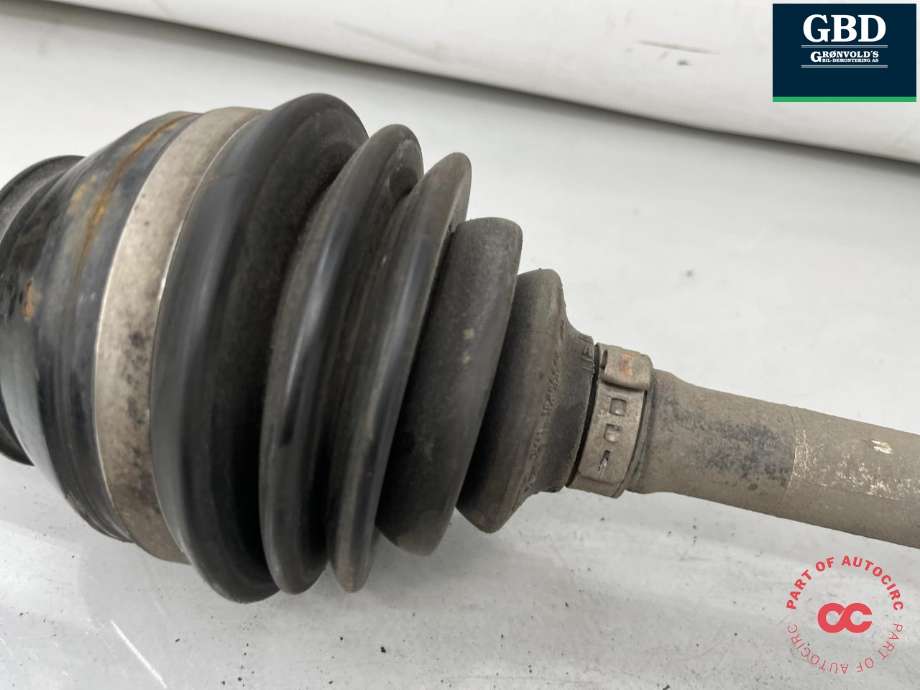 Drivaksel høyre foran, bensin/automat til Mercedes CLA 2019-->> (C118) (C118) (A 177 330 99 00|)