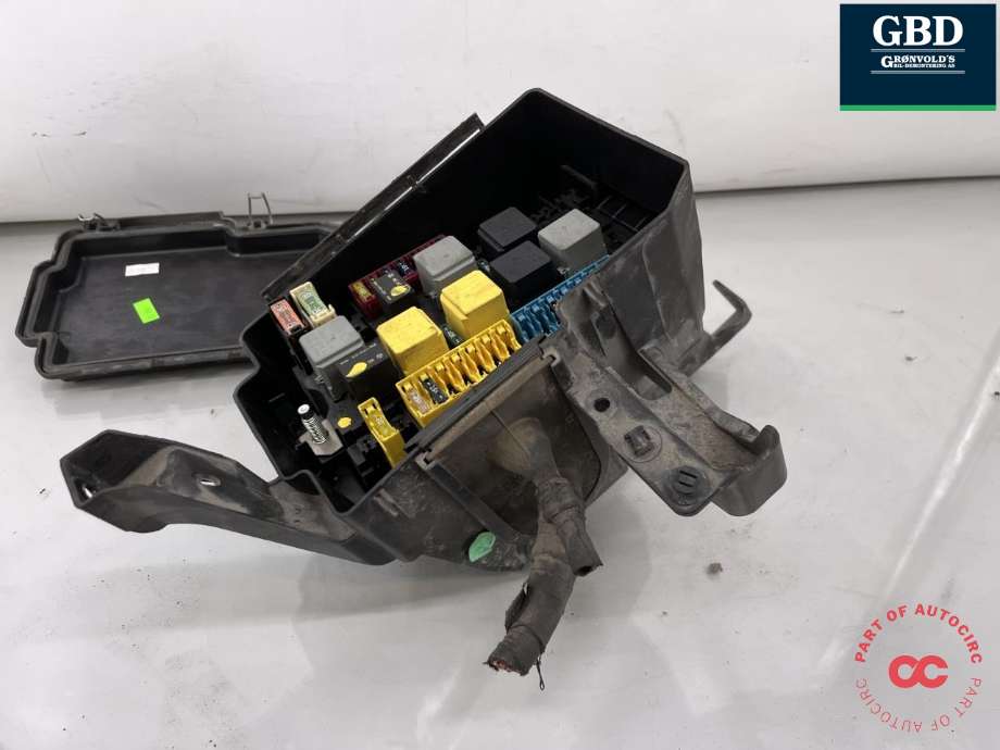 Sikringsboks motorrom til Mercedes ML 2011-2015 (Fase 1) (W166) (W166) (A 166 906 82 01|A 166 906 01 93|)