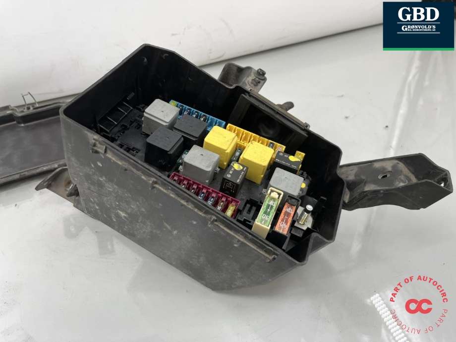 Sikringsboks motorrom til Mercedes ML 2011-2015 (Fase 1) (W166) (W166) (A 166 906 82 01|A 166 906 01 93|)