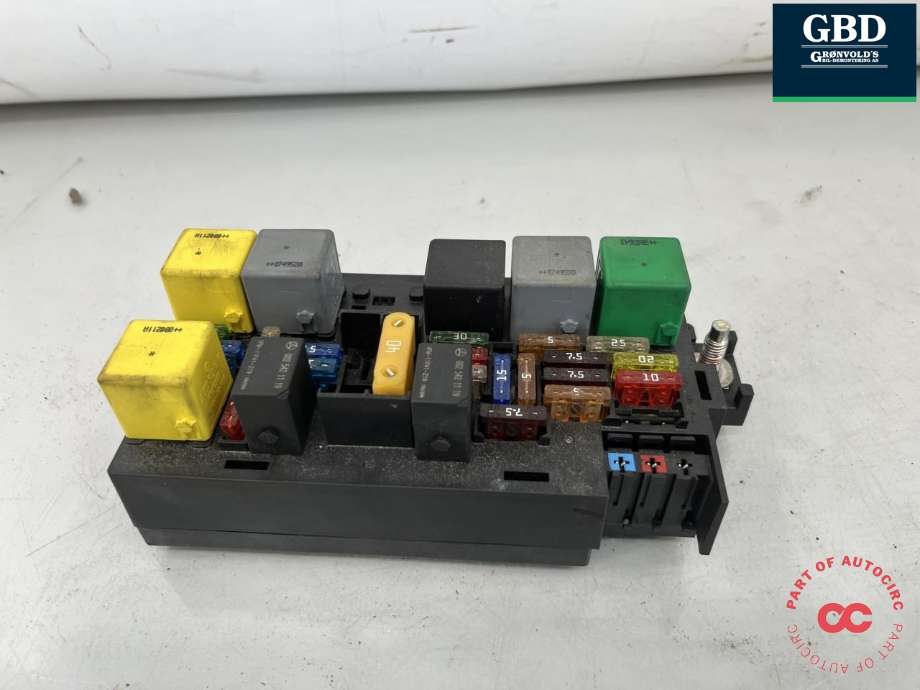 Sikringsboks motorrom til Mercedes ML, 2005-2011 (W164) (W164) (A 164 545 02 01)