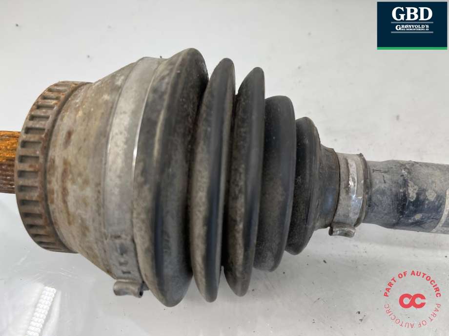 Drivaksel høyre foran, bensin/automat til Audi A4 2001-2004 (Type II) (B6) (B6) (8E0 407 451 HX|8E0 407 271 T|)