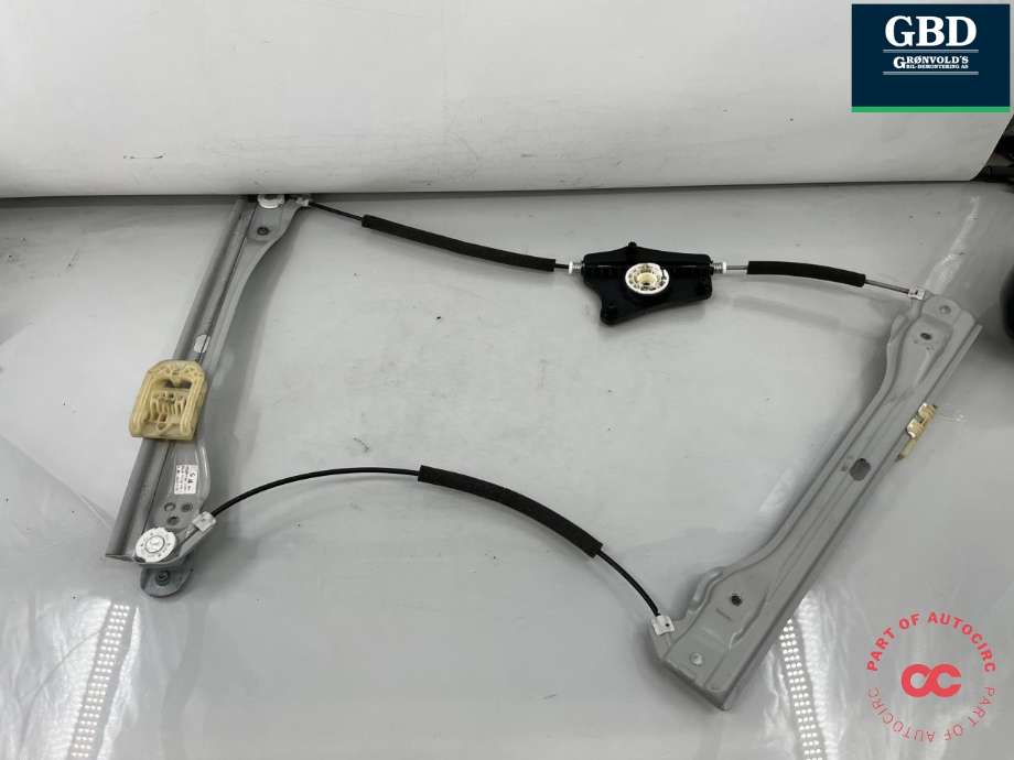 Ruteheis høyre foran til Hongqi E-HS9 2022-->> (6104120QR01A|)