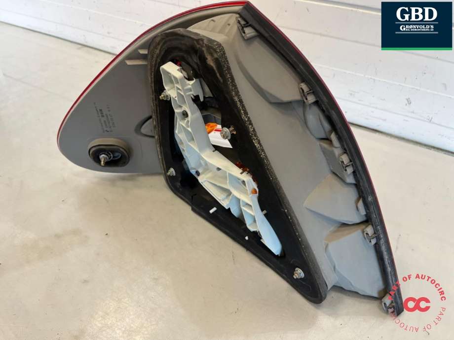 Baklykt høyre til Mercedes E-Klasse 2002-2006 (Fase 1) (W211) (W211) (A 211 820 04 64 64|A 211 820 04 64|)