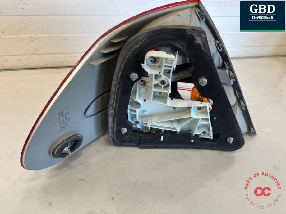 Baklykt høyre til Mercedes E-Klasse 2002-2006 (Fase 1) (W211) (W211) (A 211 820 04 64 64|A 211 820 04 64|)