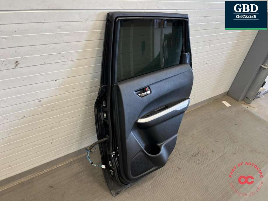 Dør høyre bak til Suzuki Vitara 2015-->> (Type IV) (68003-54P01-000|)