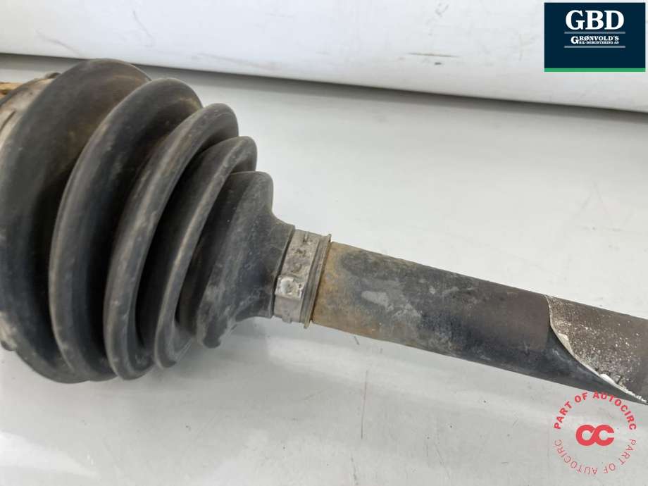 Drivaksel høyre foran, diesel/automat til Mercedes Vito 2014-->> (W447) (W447) (A 447 330 48 00|A 447 330 23 00|)