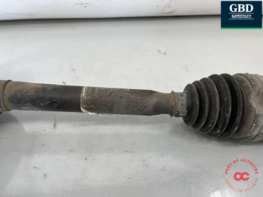 Drivaksel høyre foran, diesel/automat til Mercedes Vito 2014-->> (W447) (W447) (A 447 330 48 00|A 447 330 23 00|)