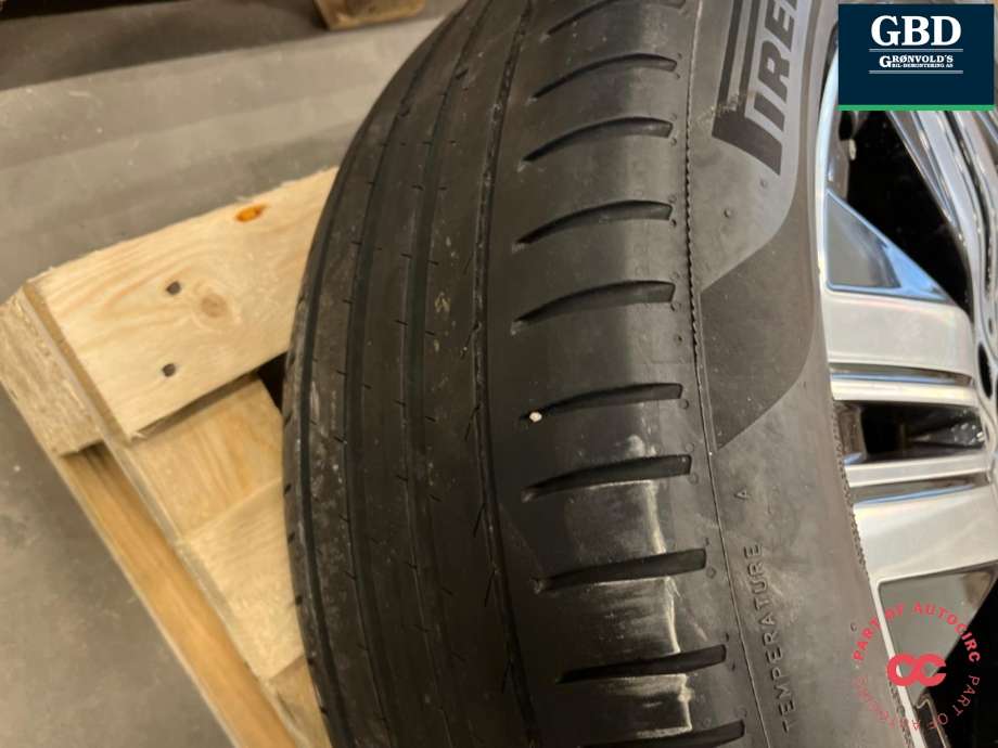 Hjulsett aluminium sommer til Mercedes EQB 2022-->>  (PIRELLI|235-55-18|7|5JX18 ET 53|5|4-5MM PROD 3922)