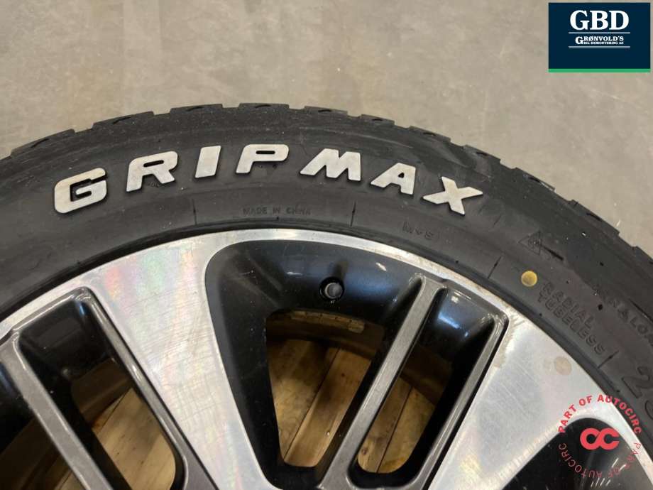 Hjulsett aluminium vinter til SsangYong Rexton W 2014-2017 (Y290) (Y290) (INCEPTION GRIPMAX|255-60-18|ET IKKE SYNLIG Q|PROD 4522 6MM)