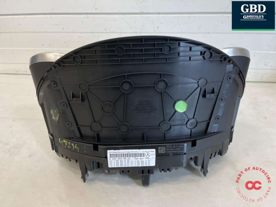 Instrumentpanel til Mercedes C-Klasse 2014-2018 (Fase 1) (W205) (W205) (|A 205 900 00 16)