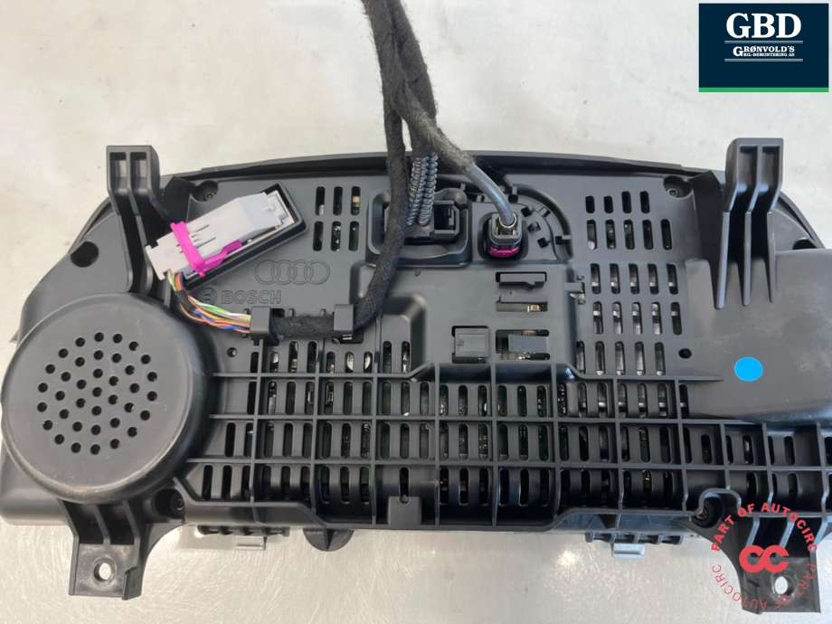 Instrumentpanel til Audi e-tron 2018-->>  (|4KE 920 795 B)