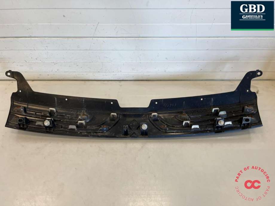 Grill til Mitsubishi Outlander 2012-2015 (Type III, Fase 1) (7450A743|4B45X 7405A743|)