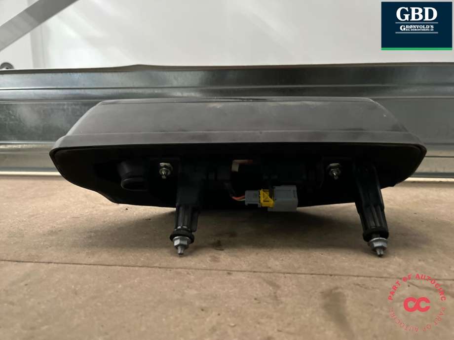 Baklykt midtre til Peugeot Partner 2019-->> (Type III) (6351 FE|)