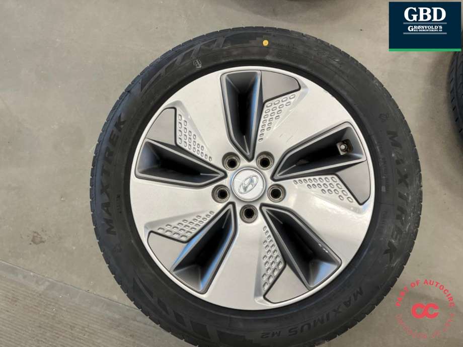 Hjulsett aluminium sommer til Hyundai Kona 2017-2021 (Type I, Fase 1)  (MAXTREK|215-55R17|PROD 1025     6|80MM|7.0JX17    ET50)