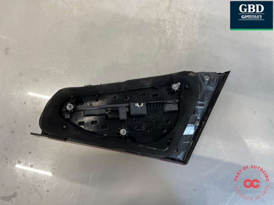 Baklykt venstre indre til Audi A3 2016-2020 (Type III, Fase 2)  (8V4 945 093 F|8V4 945 093 C|)