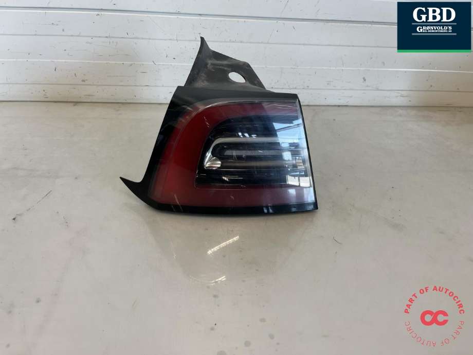 Baklykt venstre ytre til Tesla Model Y, 2021-2024 (Type I) (1502086-99-D)