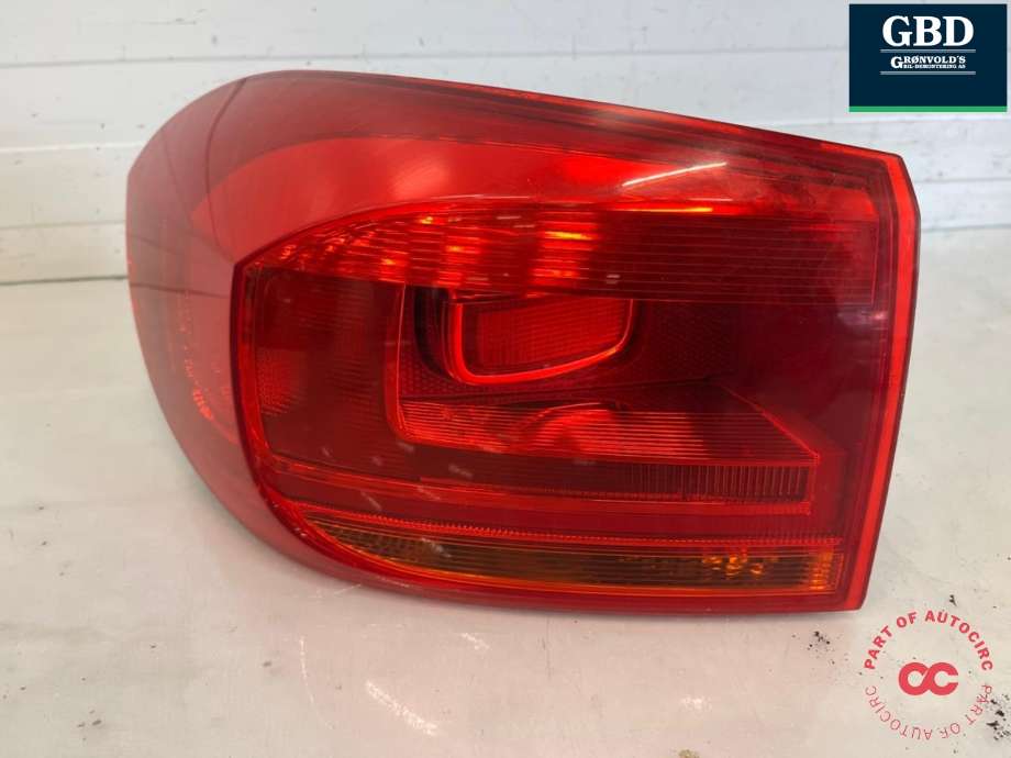 Baklykt venstre ytre til VW Tiguan 2011-2016 (Type I, Fase 2)  (5N0 945 095 Q|)