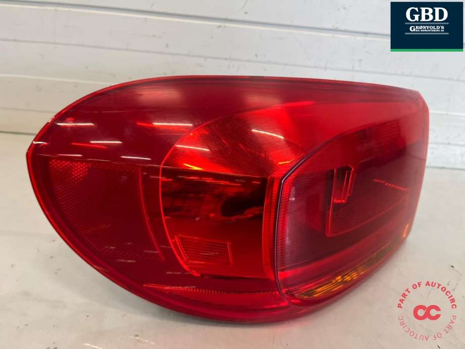 Baklykt venstre ytre til VW Tiguan 2011-2016 (Type I, Fase 2)  (5N0 945 095 Q|)
