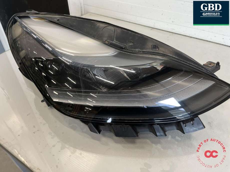 Frontlykt høyre full-LED til Tesla Model Y 2021-2024 (Type I) (1514953-10-D|)