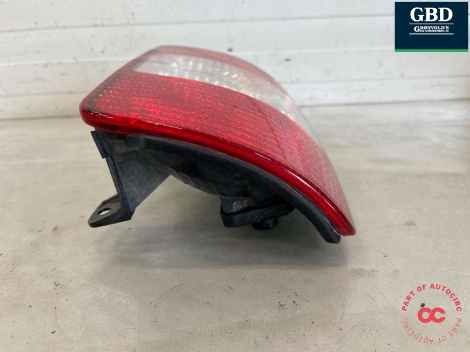 Baklykt venstre til VW Caddy 2004-2010 (Type III, Fase 1)  (2K0 945 095 P|2K0 945 095 M|)