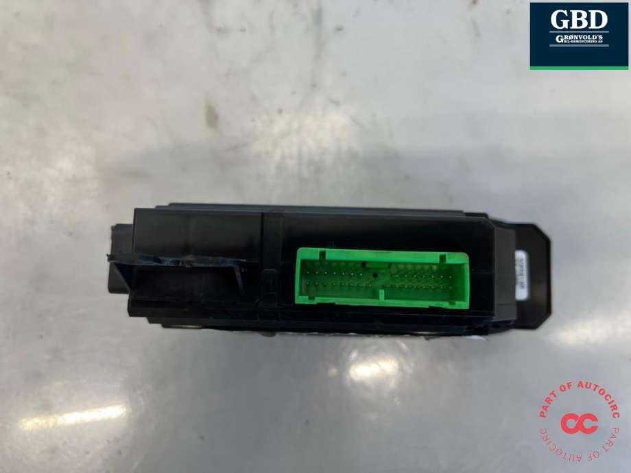 Bryter ruteheis førerdørspanel til Volvo V70 2000-2004 (Type II, Fase 1)  (39981067|)
