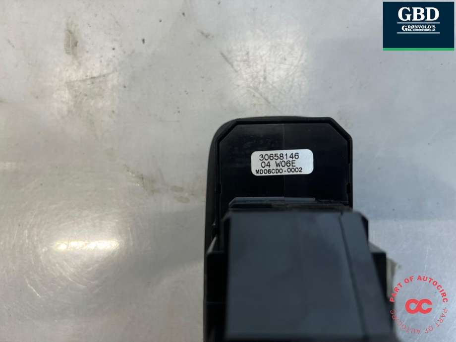 Bryter ruteheis førerdørspanel til Volvo V70 2000-2004 (Type II, Fase 1)  (39981067|)
