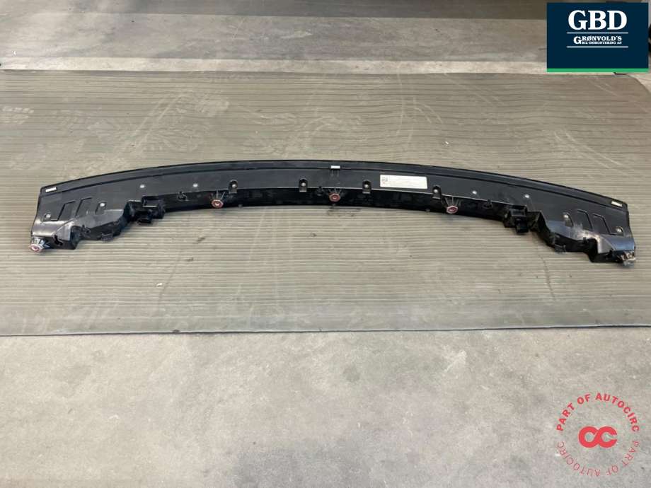 Baklykt midtre til Porsche Taycan 2019-->>  (9J0 945 081 P|)