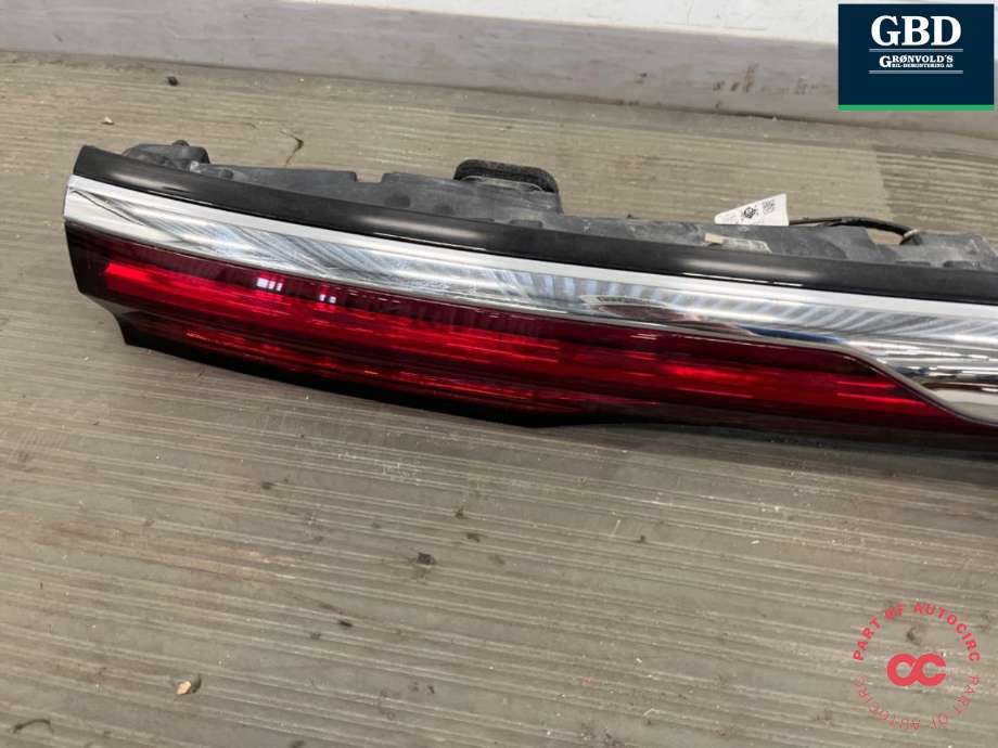Baklykt midtre til Hongqi E-HS9 2022-->> (3716070QR02A|)