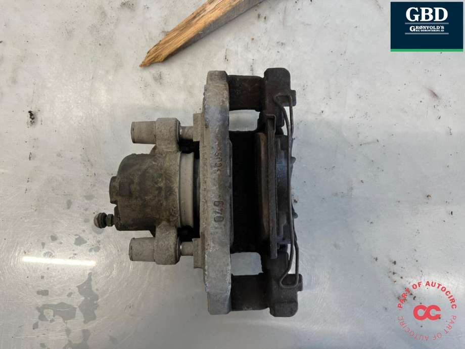 Bremsecaliper venstre foran til Opel Astra K 2015-->> (95524067|13508995|)