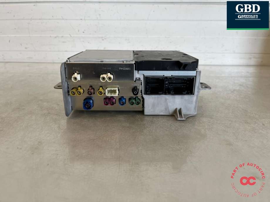 Bilstereo navigasjon til Mercedes EQC 2019-->>  (|A 253 900 83 07)
