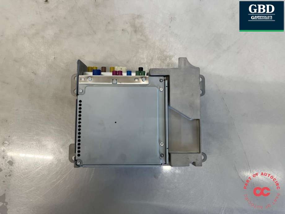 Bilstereo navigasjon til Mercedes EQC 2019-->>  (|A 253 900 83 07)