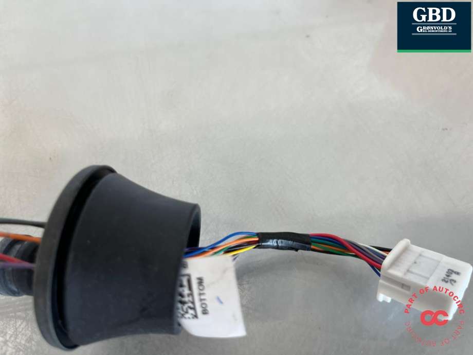Ladeluke karosseri elbil til Tesla Model Y 2021-2024 (Type I)  (1505514-00-D|)