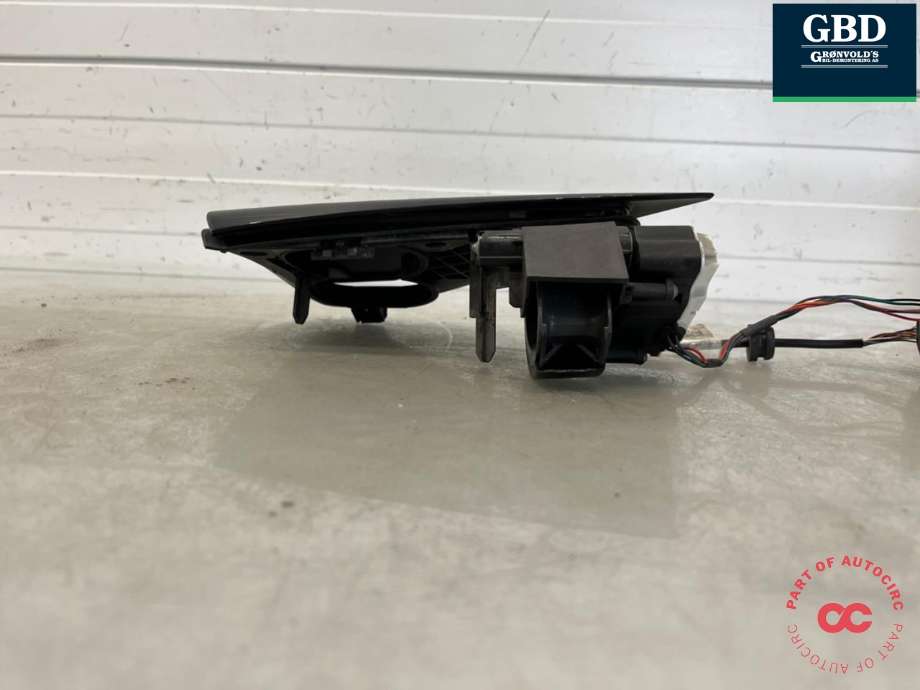 Ladeluke karosseri elbil til Tesla Model Y 2021-2024 (Type I)  (1505514-00-D|)