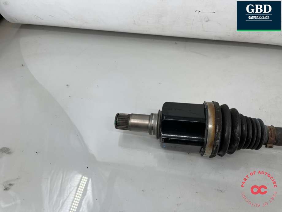 Drivaksel høyre foran, diesel/automat til Mercedes C-Klasse 2014-2018 (Fase 1) (W205) (W205) (A 205 330 38 06|)