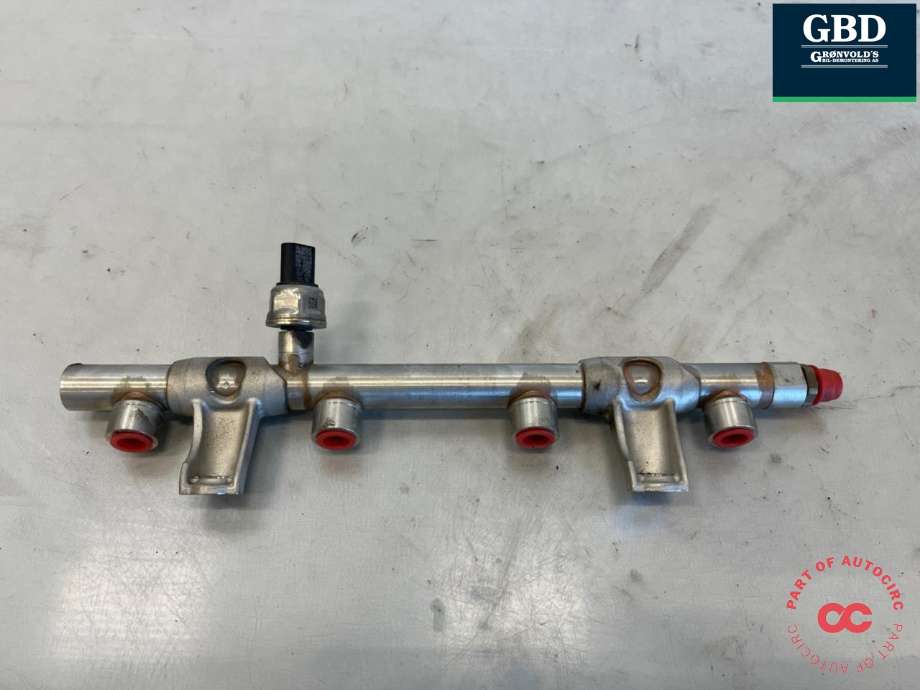 Dyseskinne (fuelrail) til VW T-Roc, 2017-->> (06L 133 317 N)
