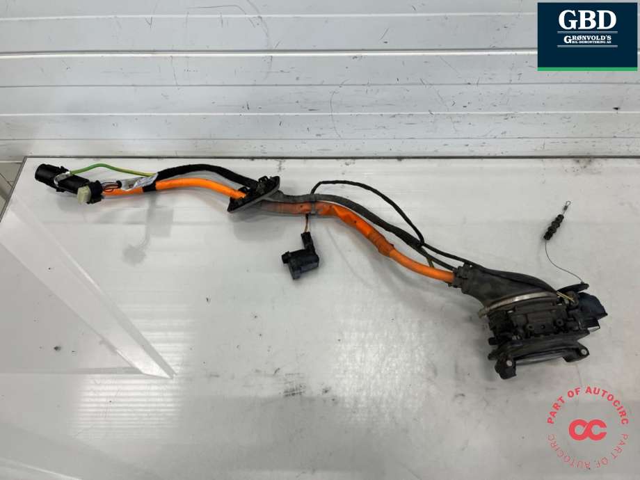 Batterilader inntak/luke til Mercedes C-Klasse 2014-2018 (Fase 1) (W205) (W205) (A 205 540 06 27 28|A 205 540 06 27|)