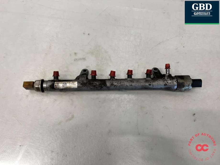 Dyseskinne (fuelrail) til VW Caddy, 2010-2015 (Type III, Fase 2)  (03L 130 089 B)
