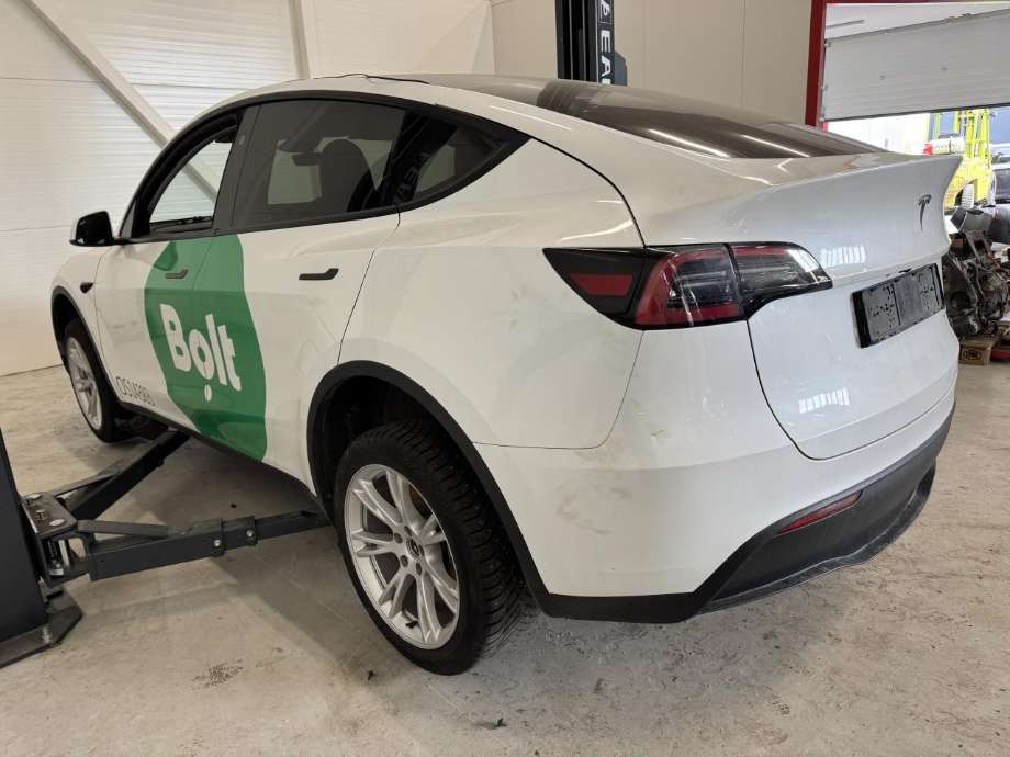 Tesla Model Y 2021-2024 (Type I) , Motorkode: 3D3|4D3, Girkassekode: