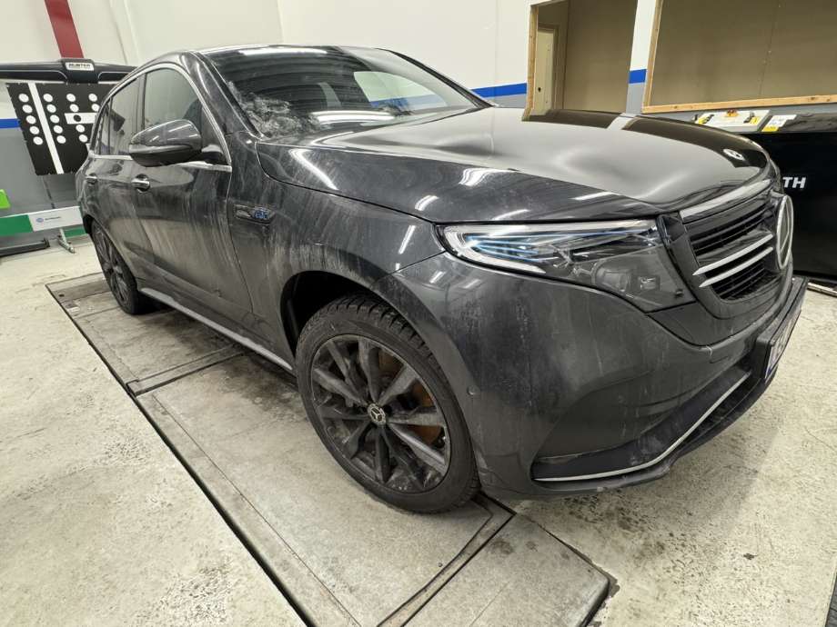 Mercedes EQC, 2019->>  delebil , Motorkode: EM0016