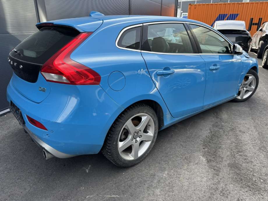 Volvo V40 2012-2019 , Motorkode: D4162T, Girkassekode: