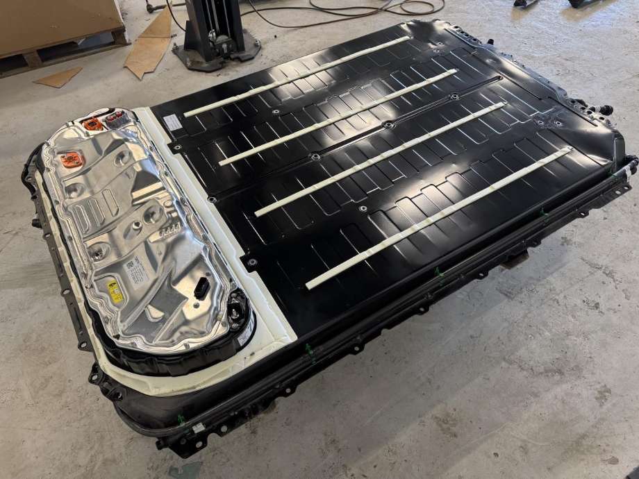 Batteripakke elbil til Tesla Model Y 2024-->> (Type II) (1700012-98-G|)